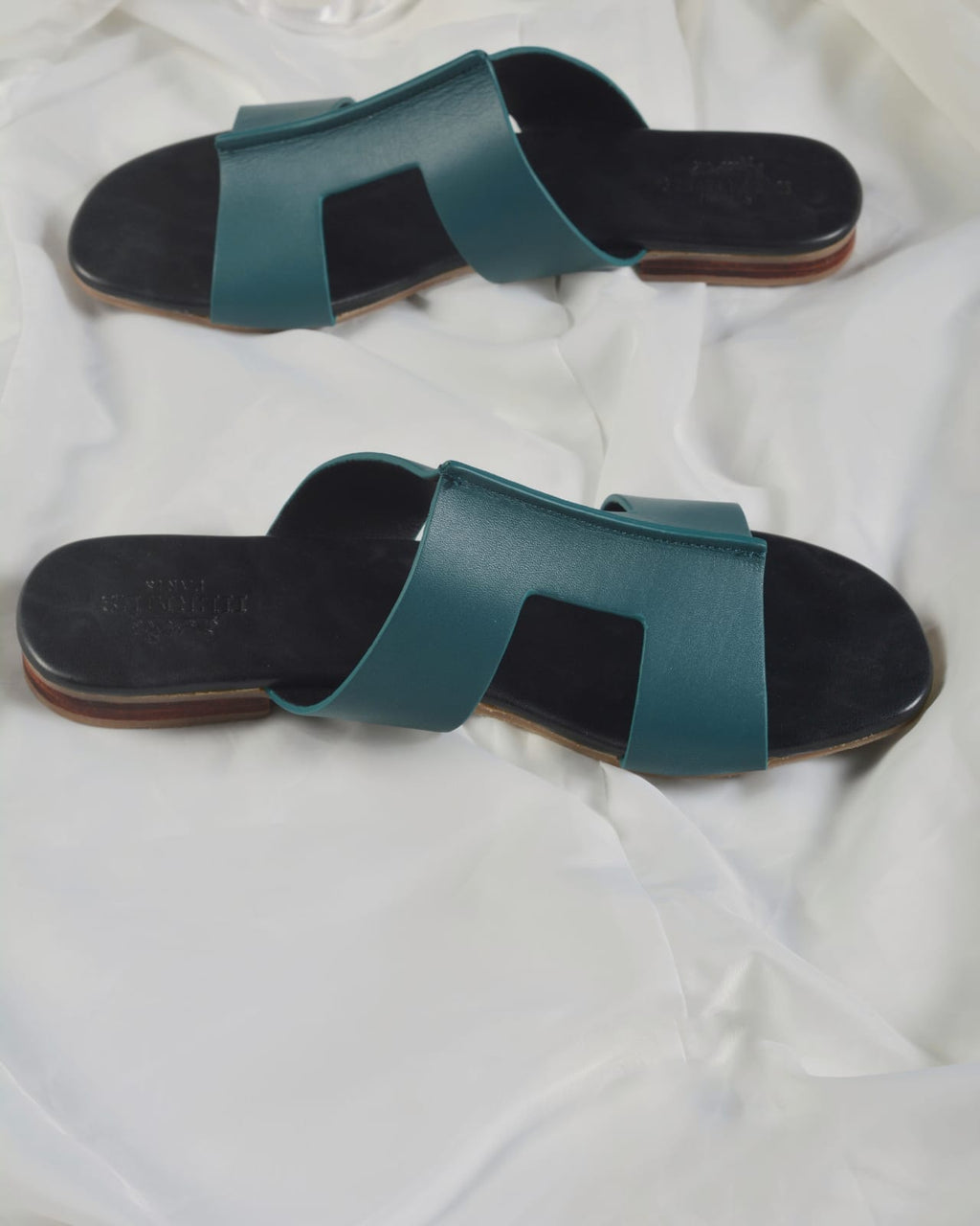 H CUT-OUT DUNES WOMEN SANDAL BLACK AND TEAL